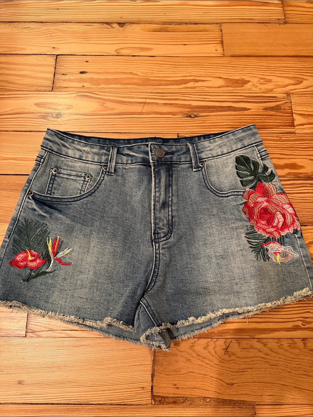 Gianni Bini Light Blue Denim Shorts with Red Floral Embroidery